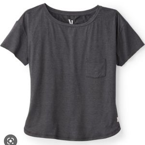 Vuori  |  Lux Performance Pocket Tee  |  Heather Grey